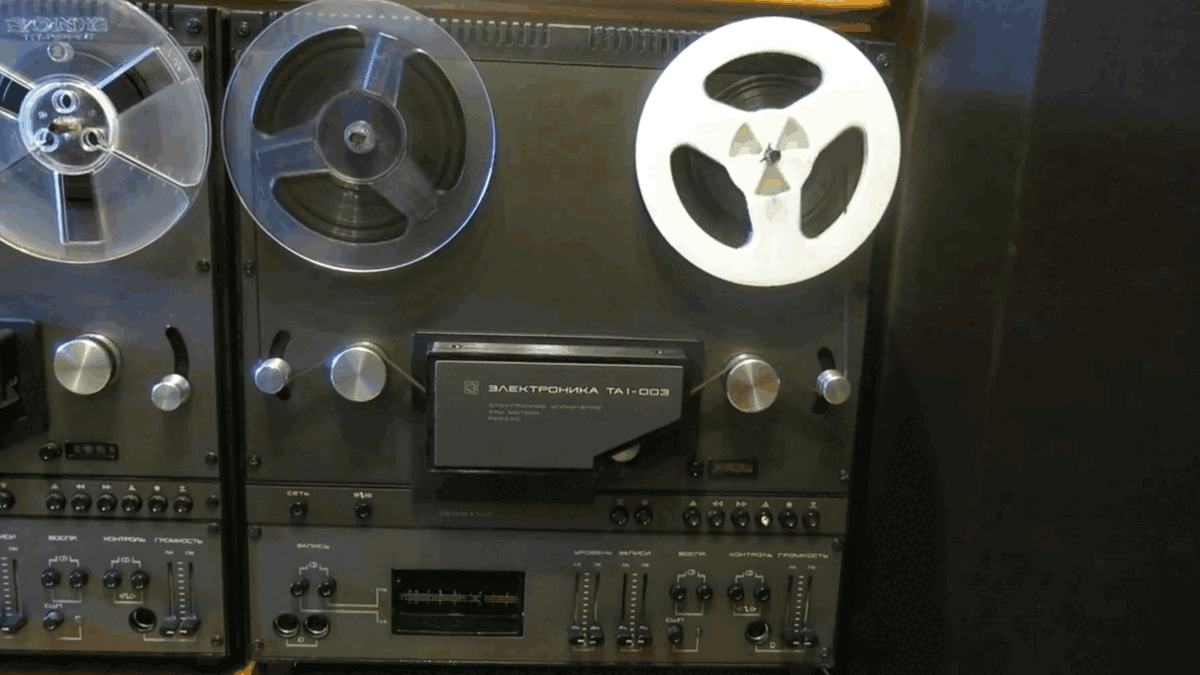 Электроника ТА1-003 катушечный магнитофон СССР высшего класса.