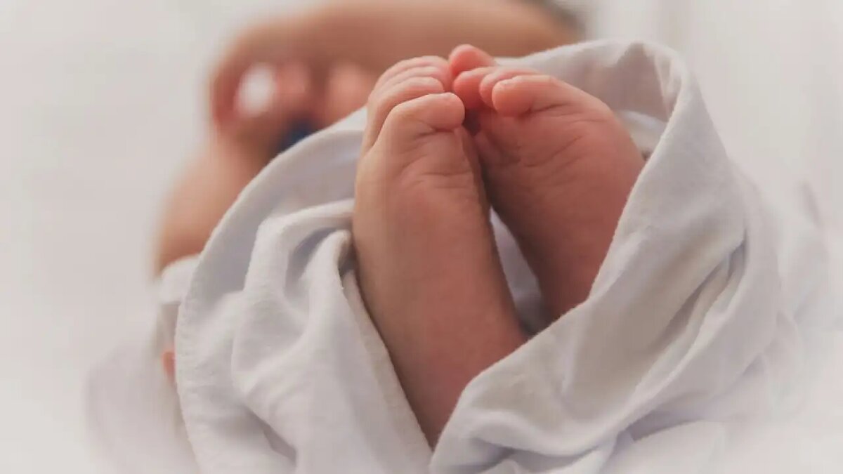    Новорождённый младенец.