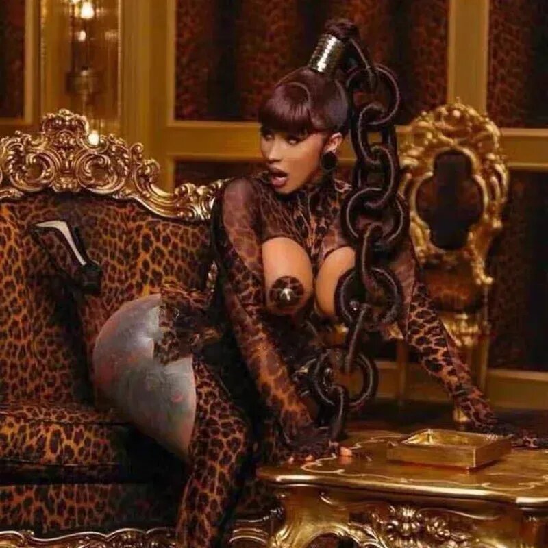 Кадр из клипа