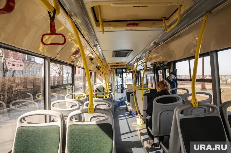 В позднее время расписание для каждого автобуса разработано индивидуально. Фото: Дмитрий Ткачук © URA.RU