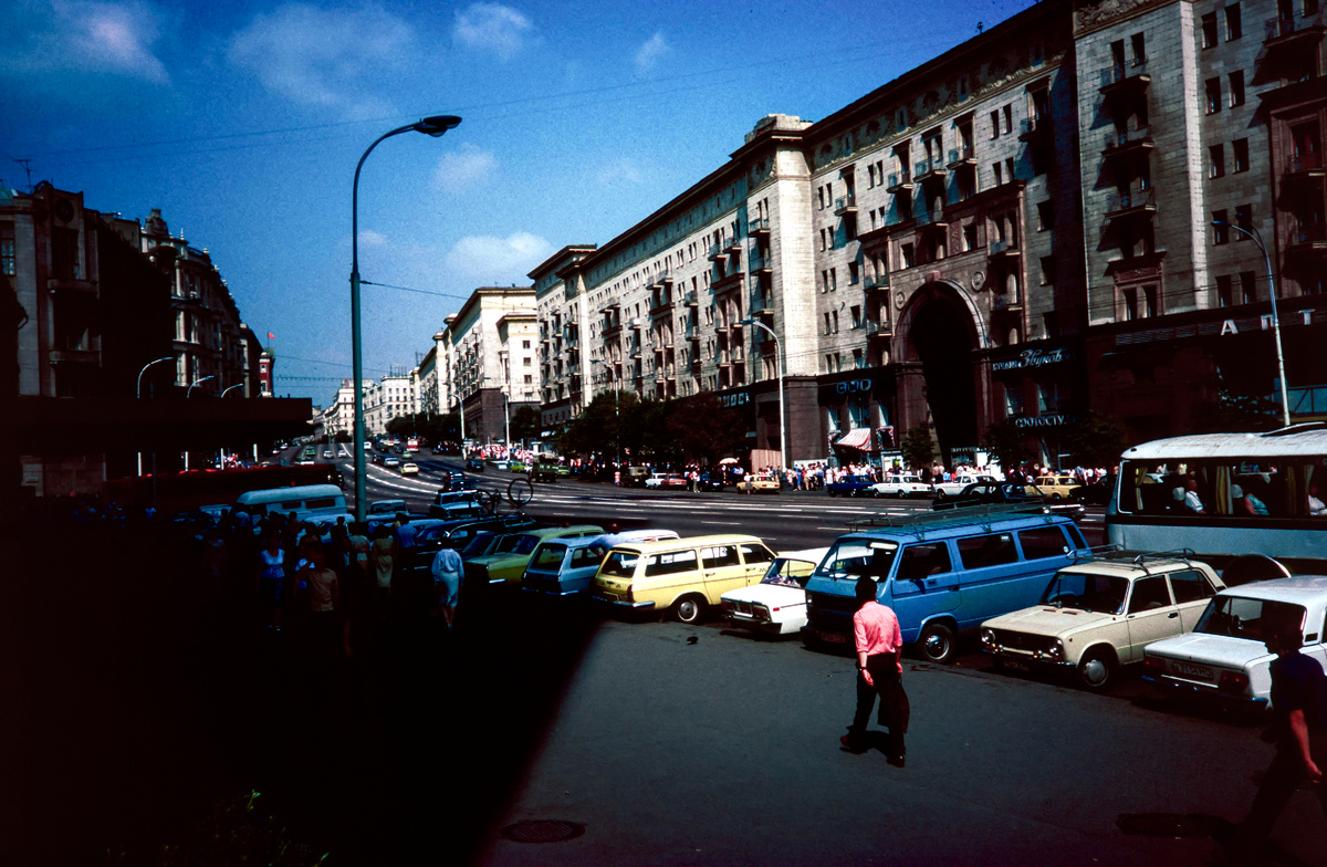 1985 год. Москва, ул Горького. Фото с сайта – https://livejournal.com