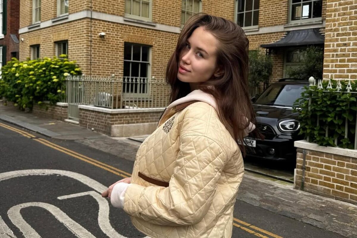    Аврора Киба Социальные сети