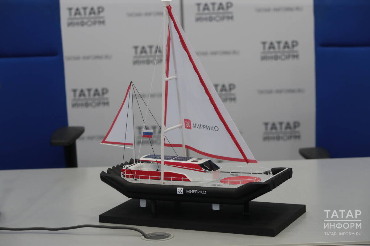 Парусный плот татарстанская компания «Миррико» специально создала для этой экологической миссииФото: © Рамиль Гали / «Татар-информ»