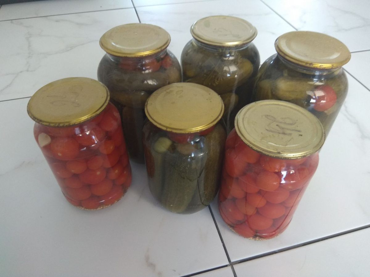 Консервация, оставшаяся с прошлого года.