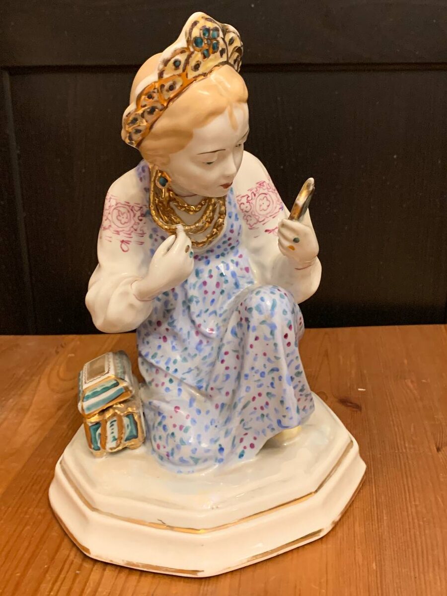 Статуэтка из семейной коллекции автора.