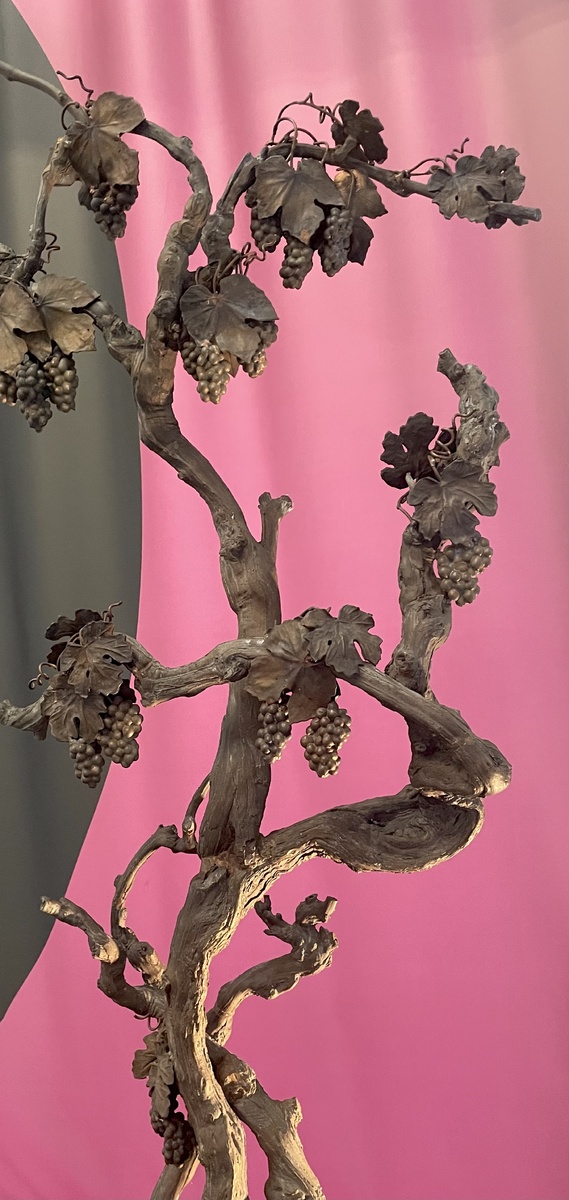 Фрагмент. Из оформления выставки в Академии художеств 