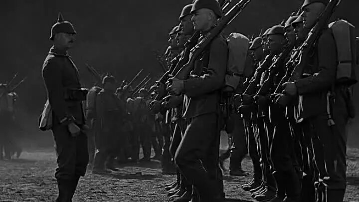 Кадр из фильма "На западном фронте без перемен", 1930 год. фото из rg.ru