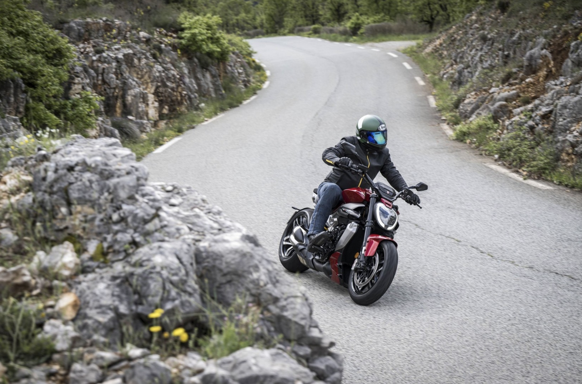 Ducati XDiavel V4 2025