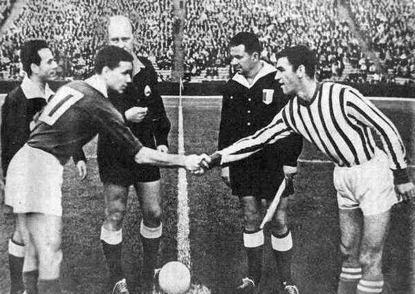 Начало первого еврокубкового матча на территории СССР между киевским Динамо и Колрейном