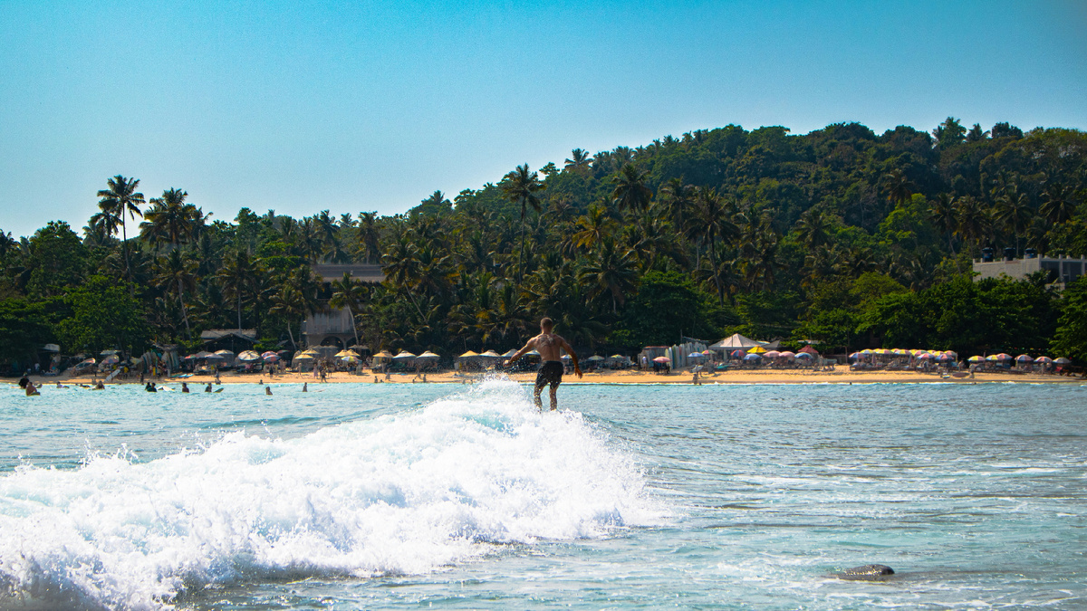 Пляж Хирикетия, Шри-Ланка. Фото Zoshua Colah на Unsplash