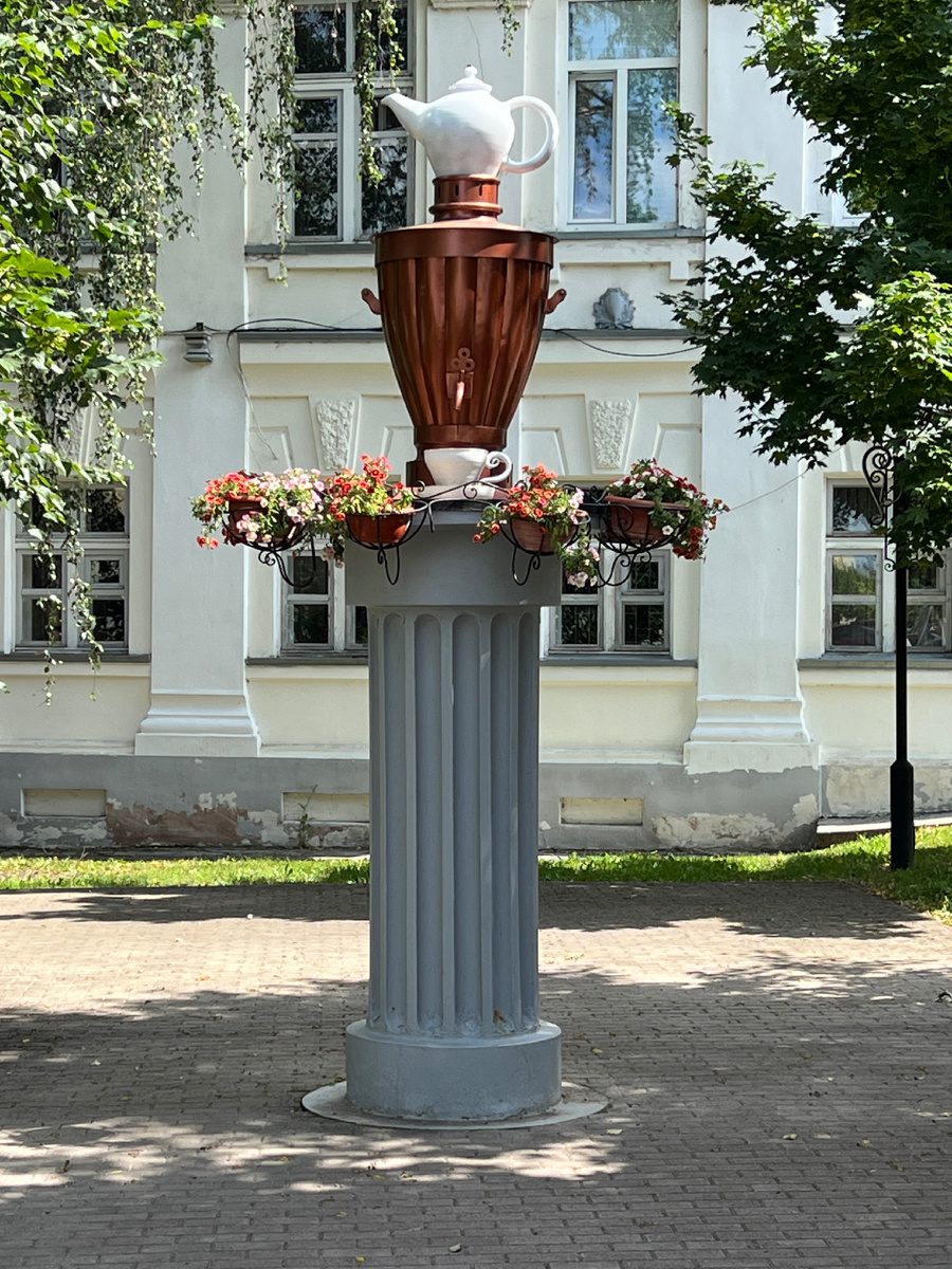 Памятник самовару. Кунгур. Фото автора 
