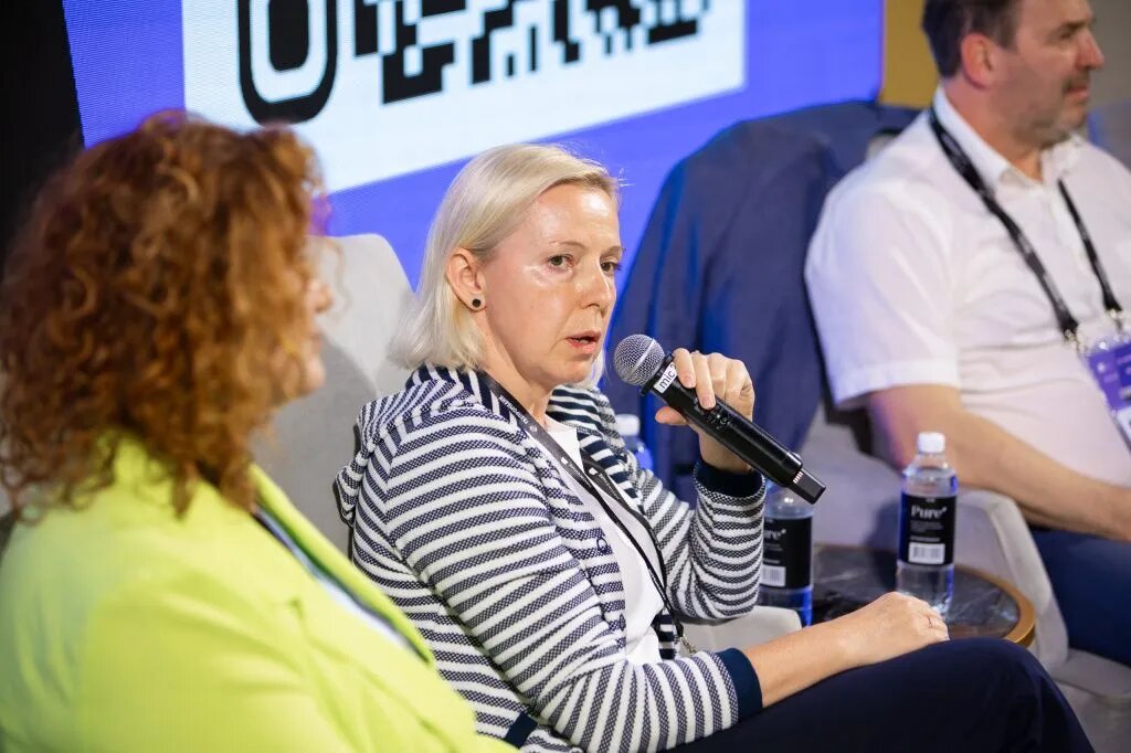 Ольга Широкова: «Объем рынка сервисных апартаментов оценивается в 40 тысяч единиц. Около половины получили гостиничную классификацию и предоставляют услуги, соответствующие формату». Фото: пресс-центр форума недвижимости «Движение»
