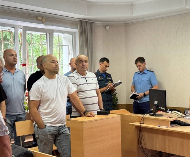 В Новосибирске за мошенничество осудили экс-депутат горсовета и его брата