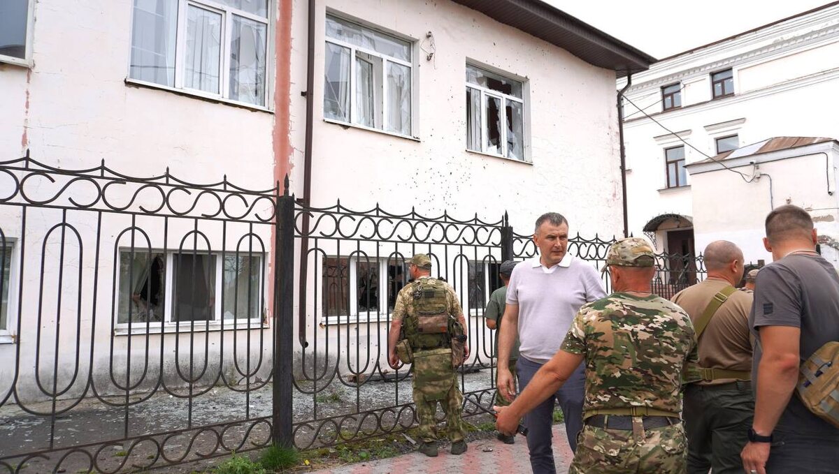    Украинский беспилотник ударил в центр Рыльска Курской области