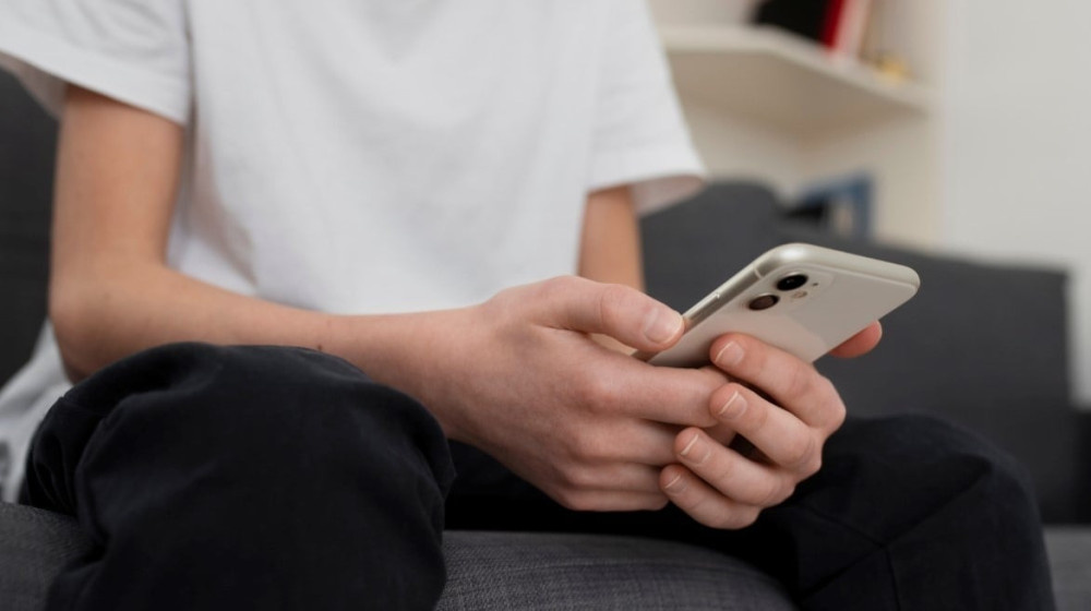    Как объяснить подростку, что бесплатный iPhone — развод