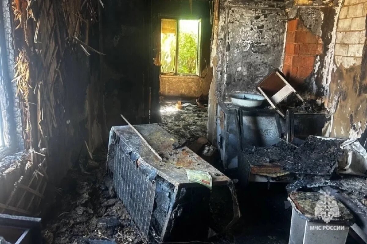    Телефонная зарядка сожгла дом под Волгоградом