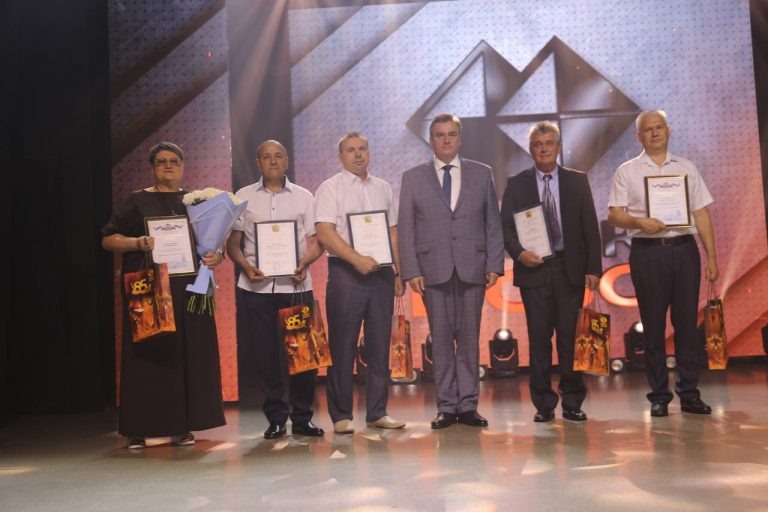    Вице-губернатор Дмитрий Кулагин поздравил с праздником металлургов Медногорска Оренбуржье