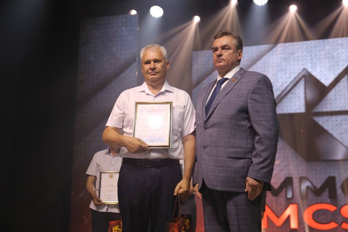     Вице-губернатор Дмитрий Кулагин поздравил с праздником металлургов Медногорска Оренбуржье
📷    Вице-губернатор Дмитрий Кулагин поздравил с праздником металлургов Медногорска Оренбуржье
📷    Вице-губернатор Дмитрий Кулагин поздравил с праздником металлургов Медногорска Оренбуржье
📷    Вице-губернатор Дмитрий Кулагин поздравил с праздником металлургов Медногорска Оренбуржье
