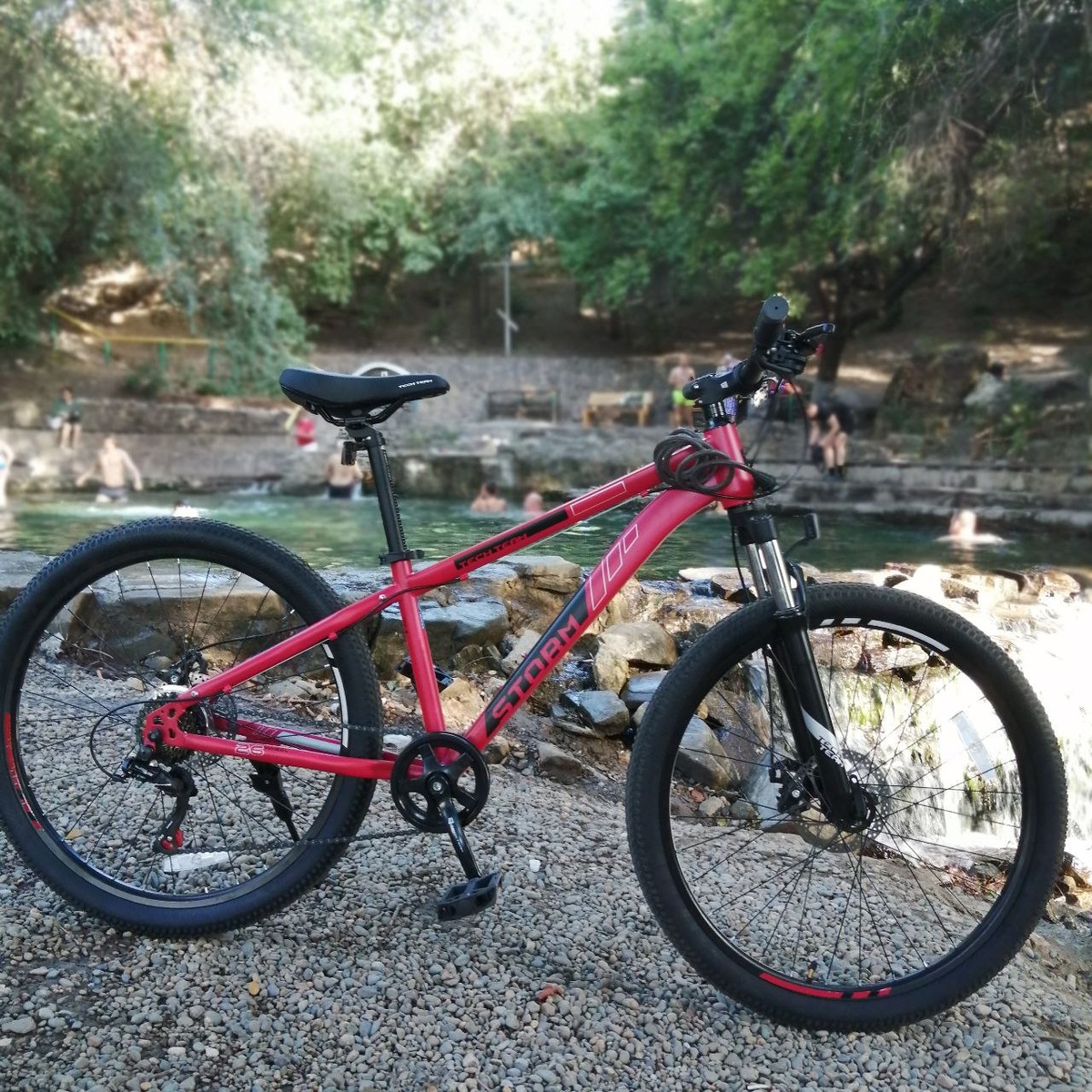 Моя малиновая Буря. Хотя вообще-то это велик Тимофея. 