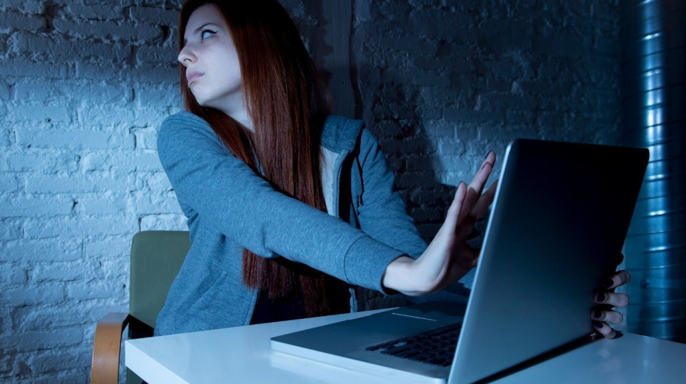    Шантаж интимными фото: как не стать жертвой манипуляторов