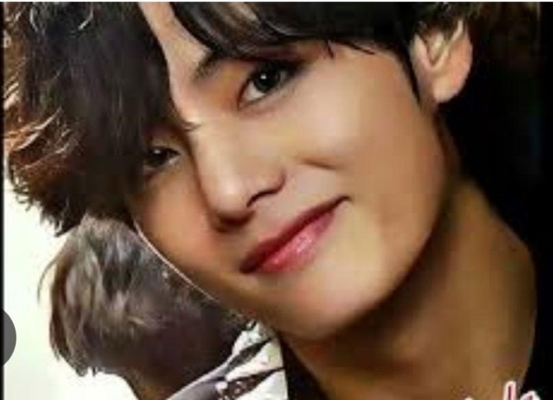 От милой, приветливой и красивой улыбки душа тает, проблемы исчезают и, вдруг, "все люди братья, мы - седьмая вода", как минимум! 