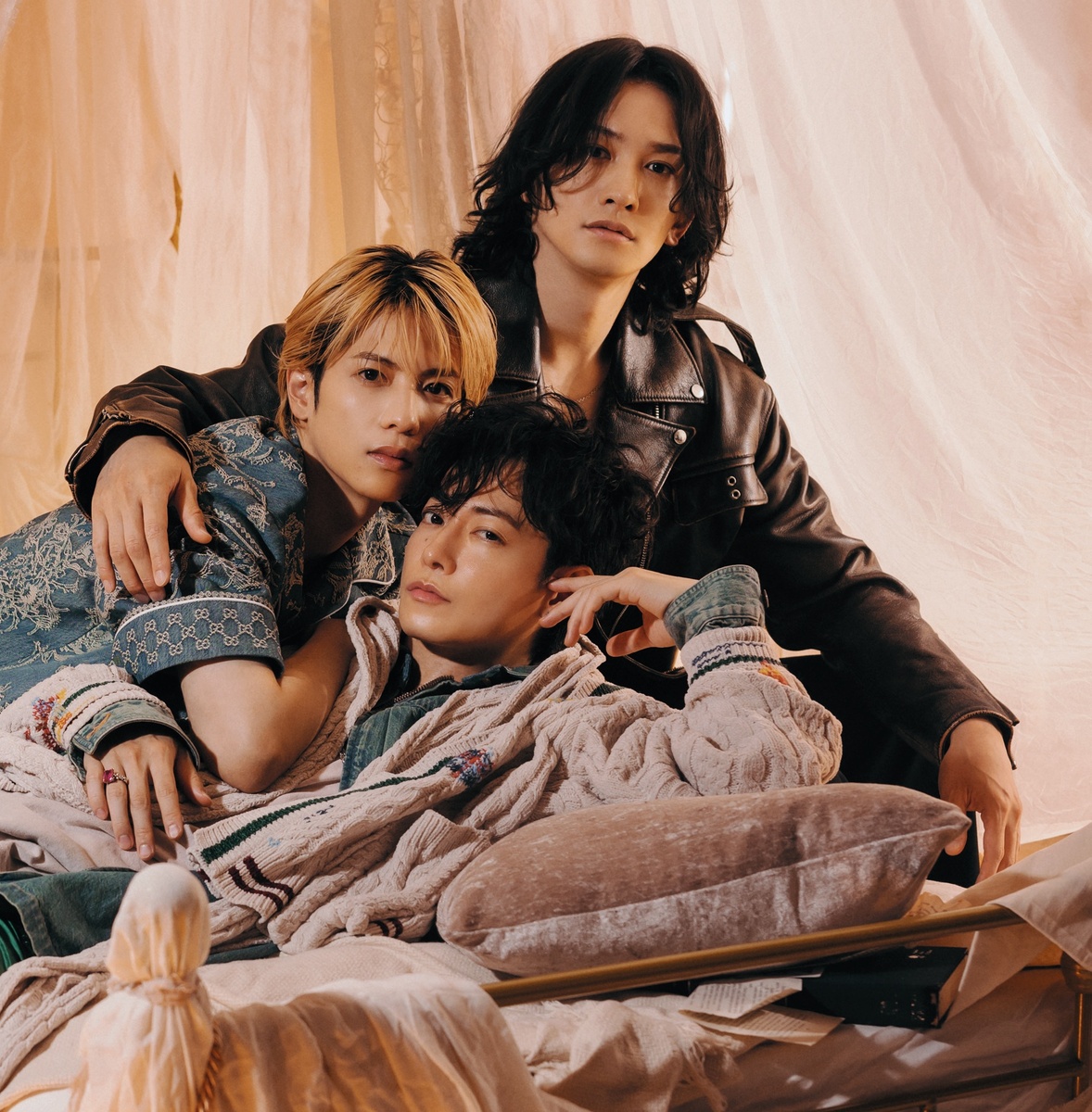 Сато Такэру, Матида Кэйта и Шисон Джун для журнала Анан