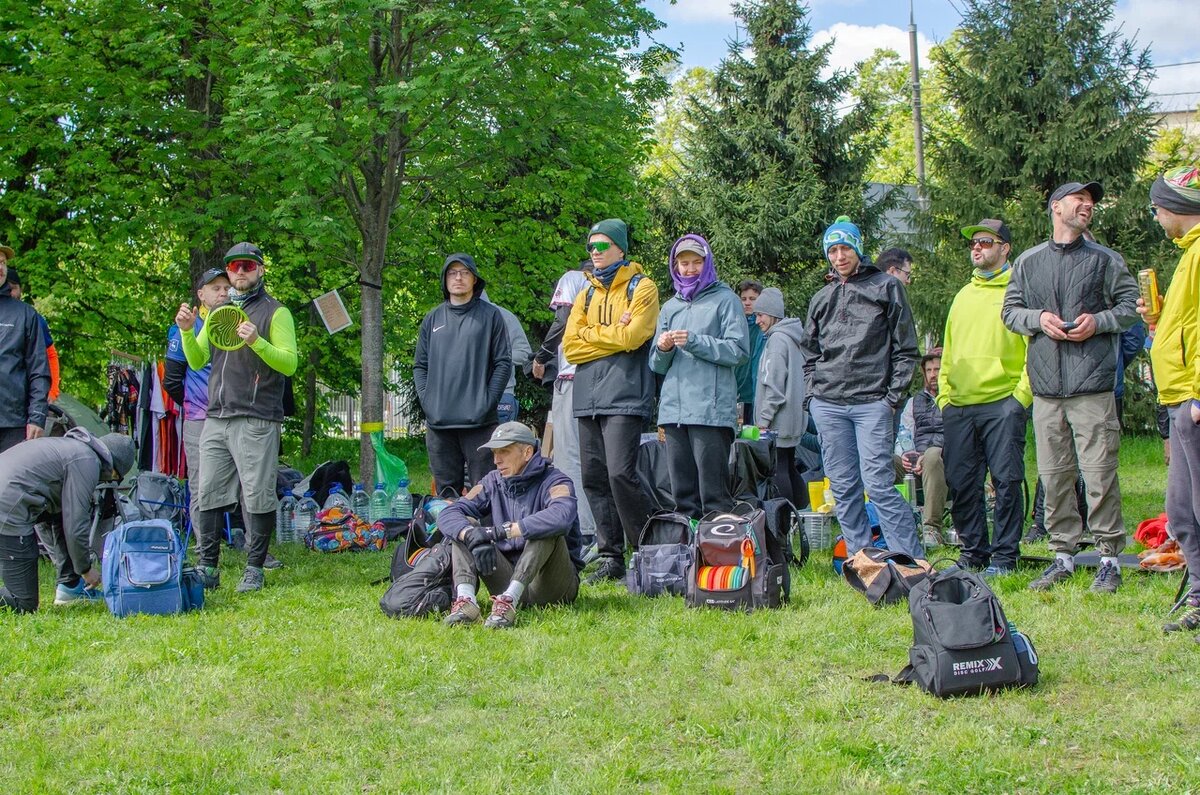 Молодые постоят