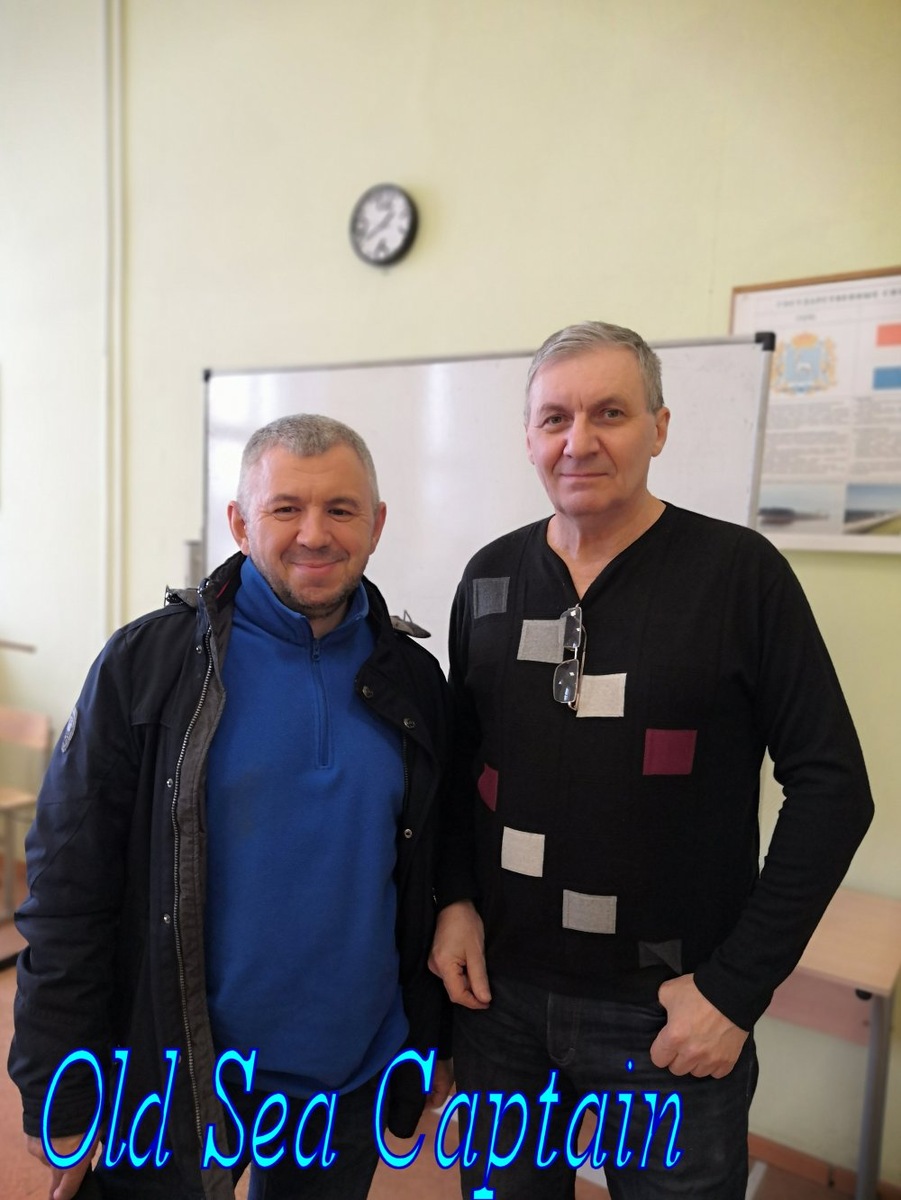 Вот он навещает меня на работе, пару лет назад.