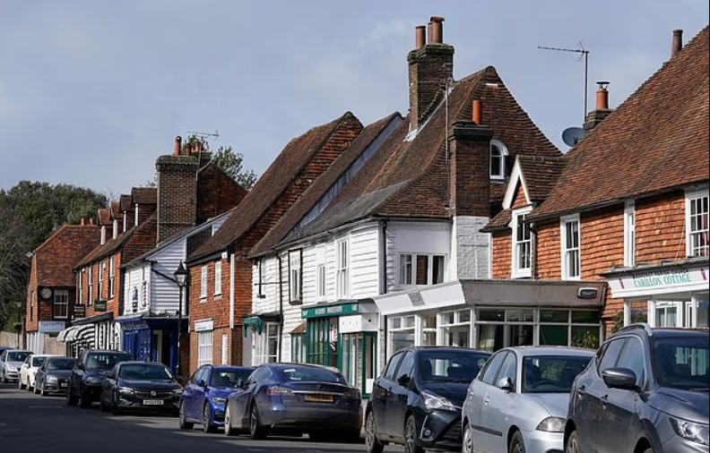 Восточный Сассексе неоднократно признавался лучшим местом для жизни в Великобритании. Депп жил там со своим другом во время пандемии