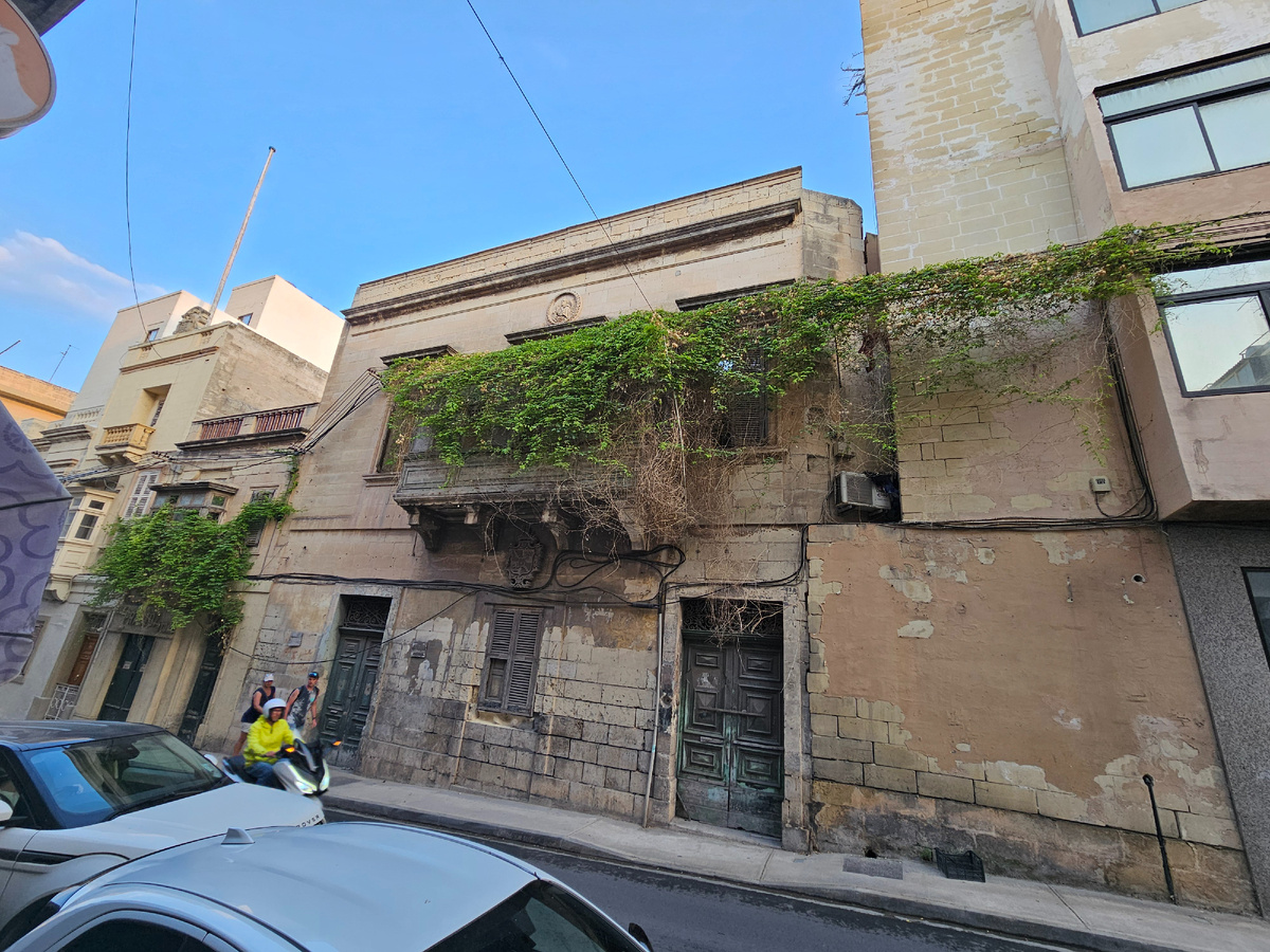 Дом в Слиме