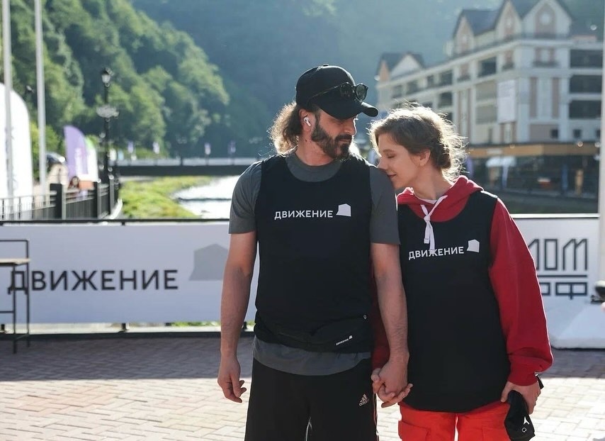 с актрисой Лизой Арзамасовой