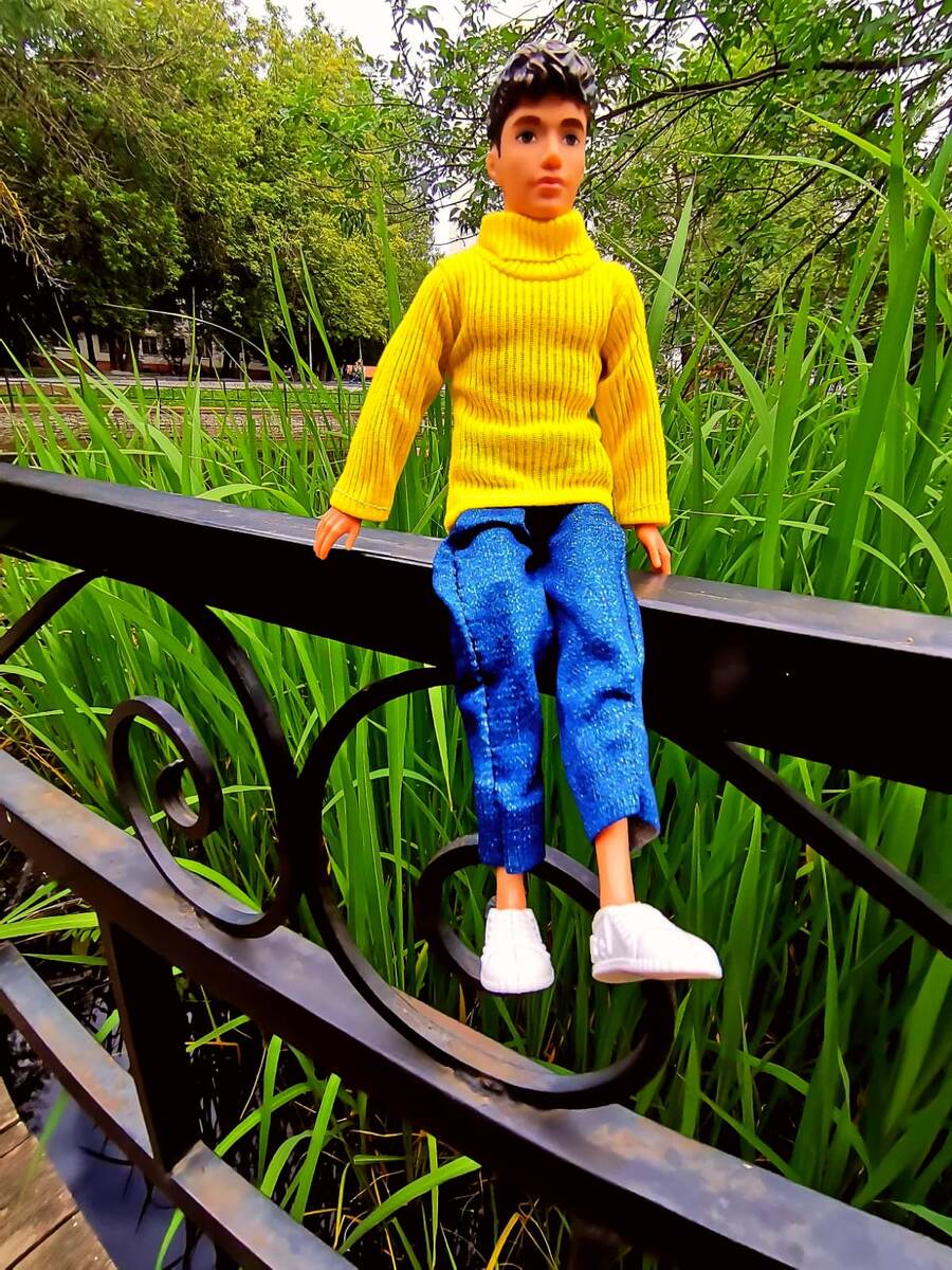 Руслан у пруда.