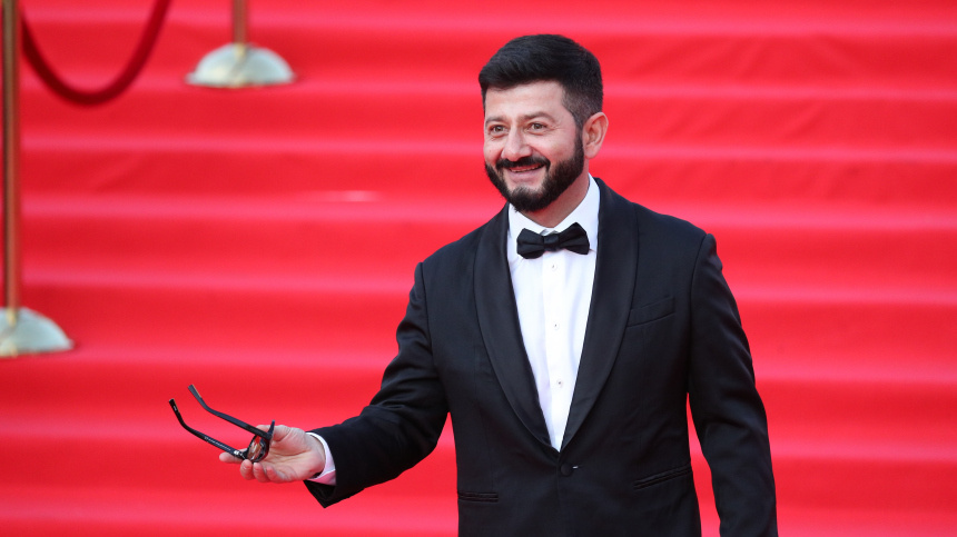    Фото: ИЗВЕСТИЯ/Эдуард Корниенко; Telegram/Michael Galustyan/galustyanmichael; 5-tv.ru