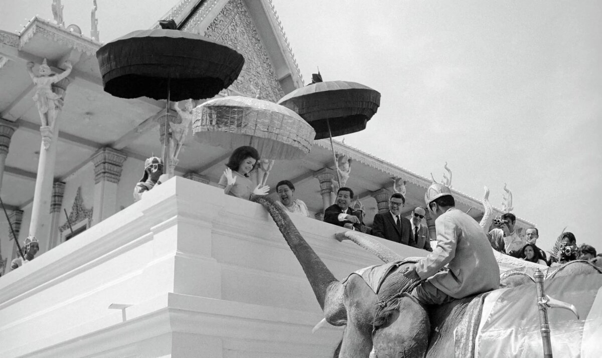 Жаклин Кеннеди в Камбодже, отель Le royal