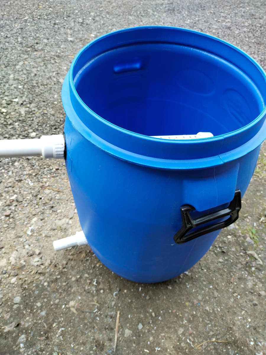 60л. пластиковая бочка