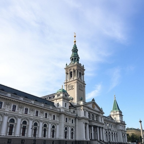 Старинное административное здание