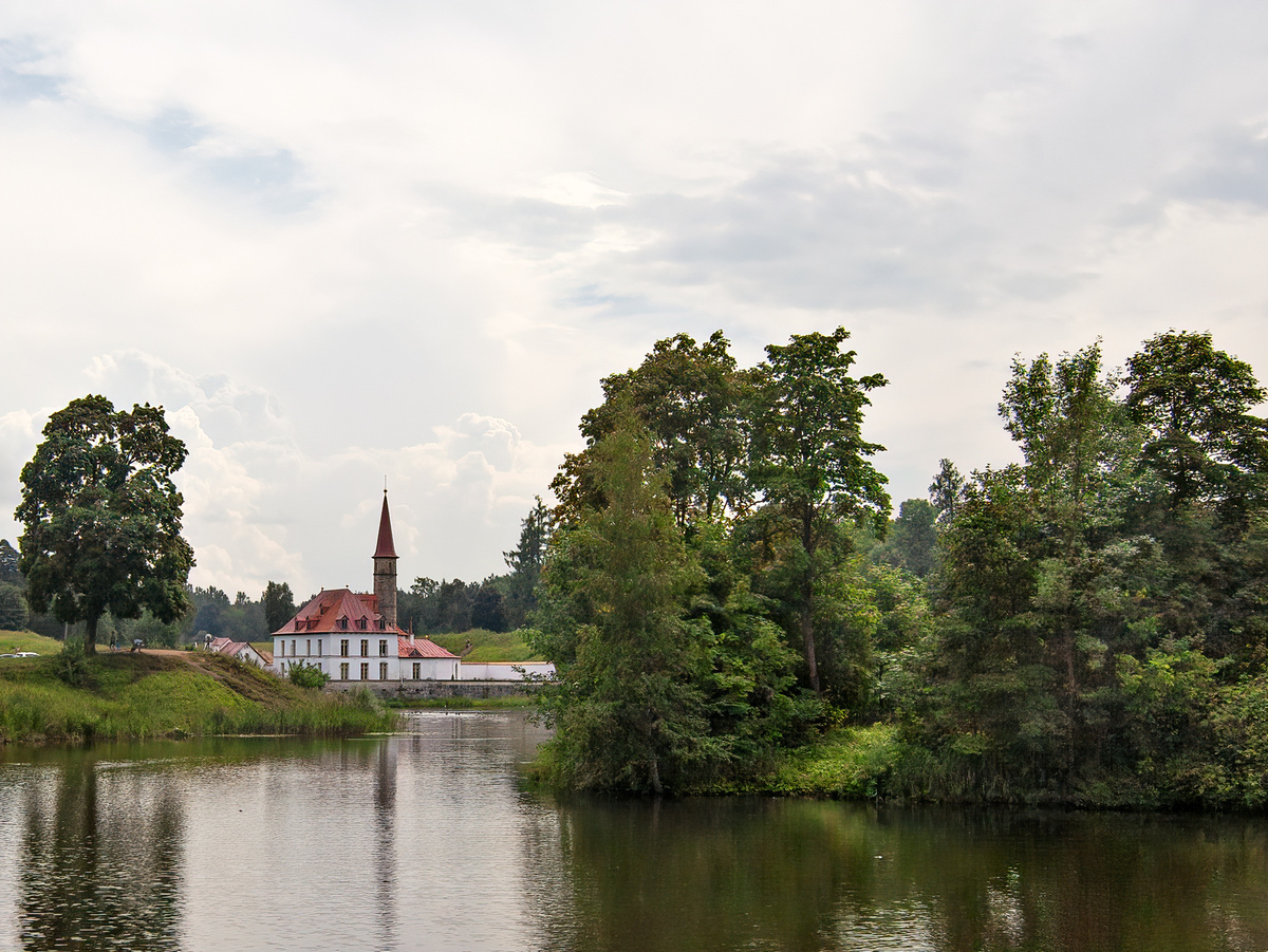 Приоратский замок
