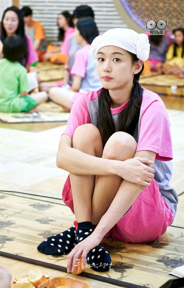 Кадр из дорамы "Легенда синего моря"