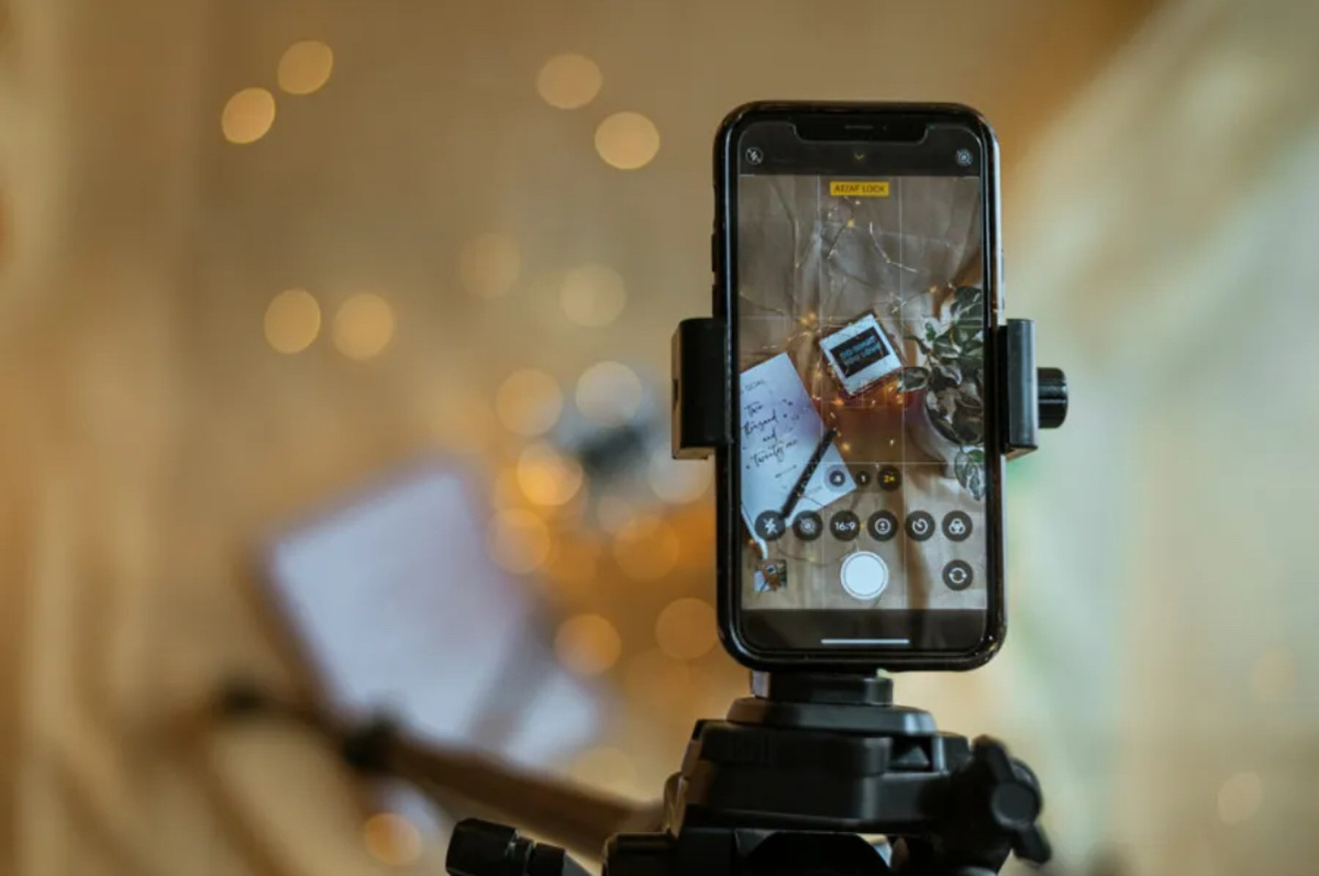 Штатив: для устойчивой съёмки и съемки без помощи