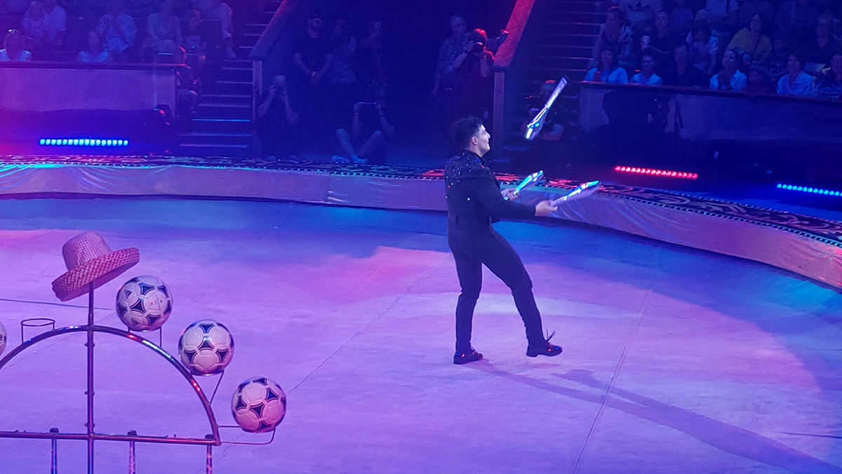 Крис Агирре, жонглёр из Чили