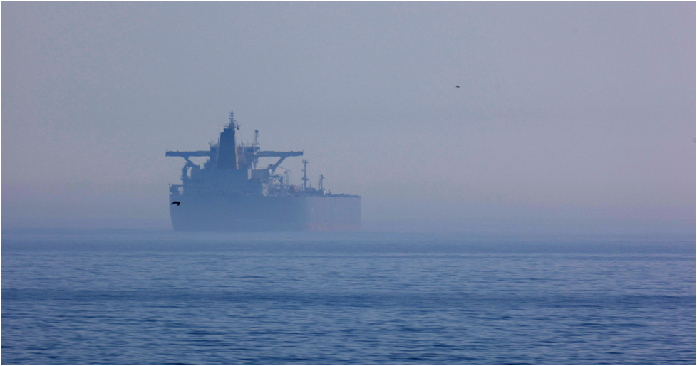 Вид на судно Eventin под флагом Панамы у берегов Засница, Германия, 16 апреля 2025 года. REUTERS/Tobias Schlie