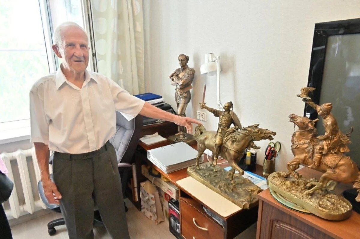    Почетный гражданин Хабаровска Анатолий Яскевич отметил 90-летие