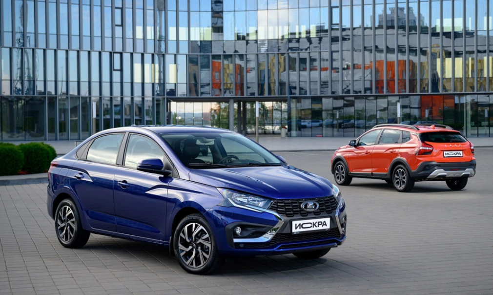 Lada Iskra и Lada Iskra SW Cross. Фото: АвтоВАЗ