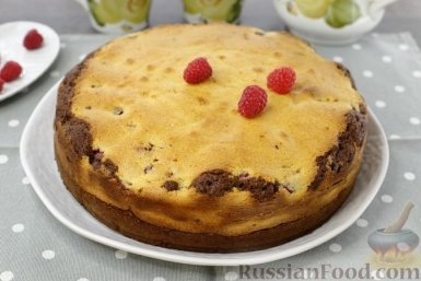 Вкусное очарование: шоколадный пирог с малиной и сметанным слоем  📷
