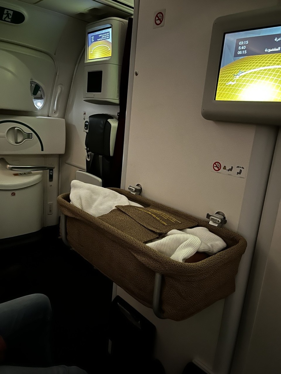 Авиалюлька для комфортного сна младенца на борту самолета. Рассчитана на детей ростом до 70 см. 