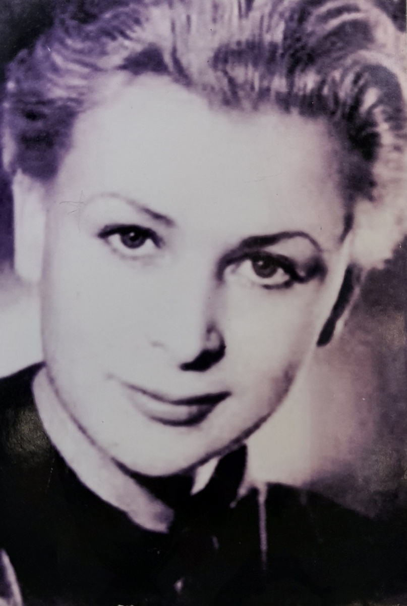 Серова Валентина Васильевна.