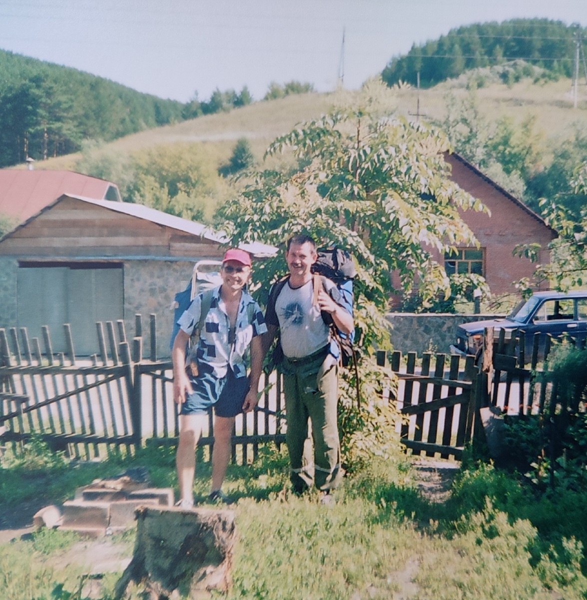 С Колей перед походом у него во дворе.