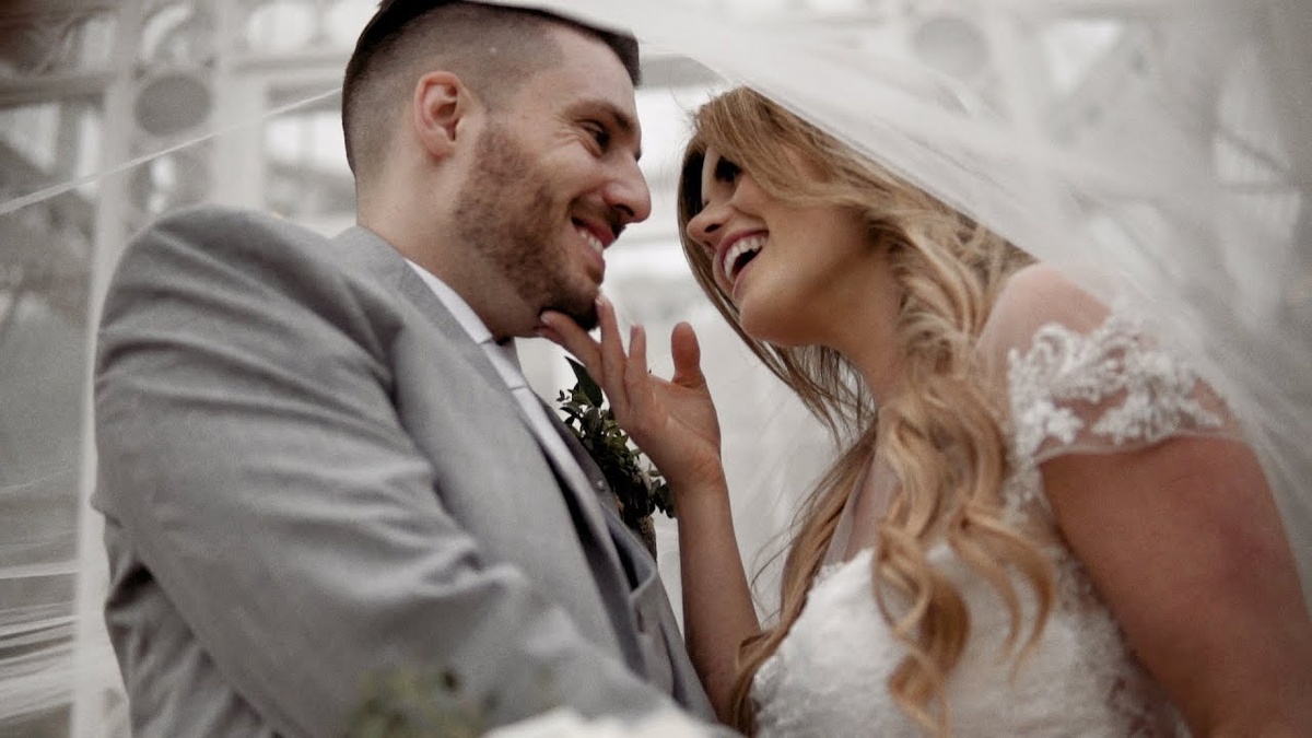 Не объясняй ей кто ты