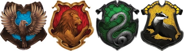 Гербы факультетов. Слева направо: Когтевран, Гриффиндор, Слизерин и Пуффендуй.