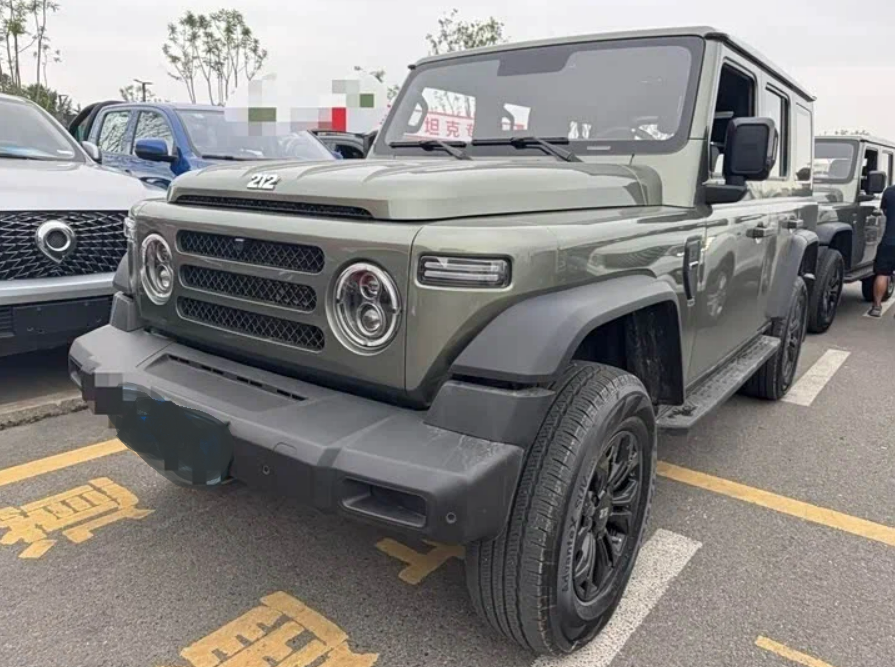 В Россию официально привезли новый рамный внедорожник. Источник иллюстрации - auto.ru